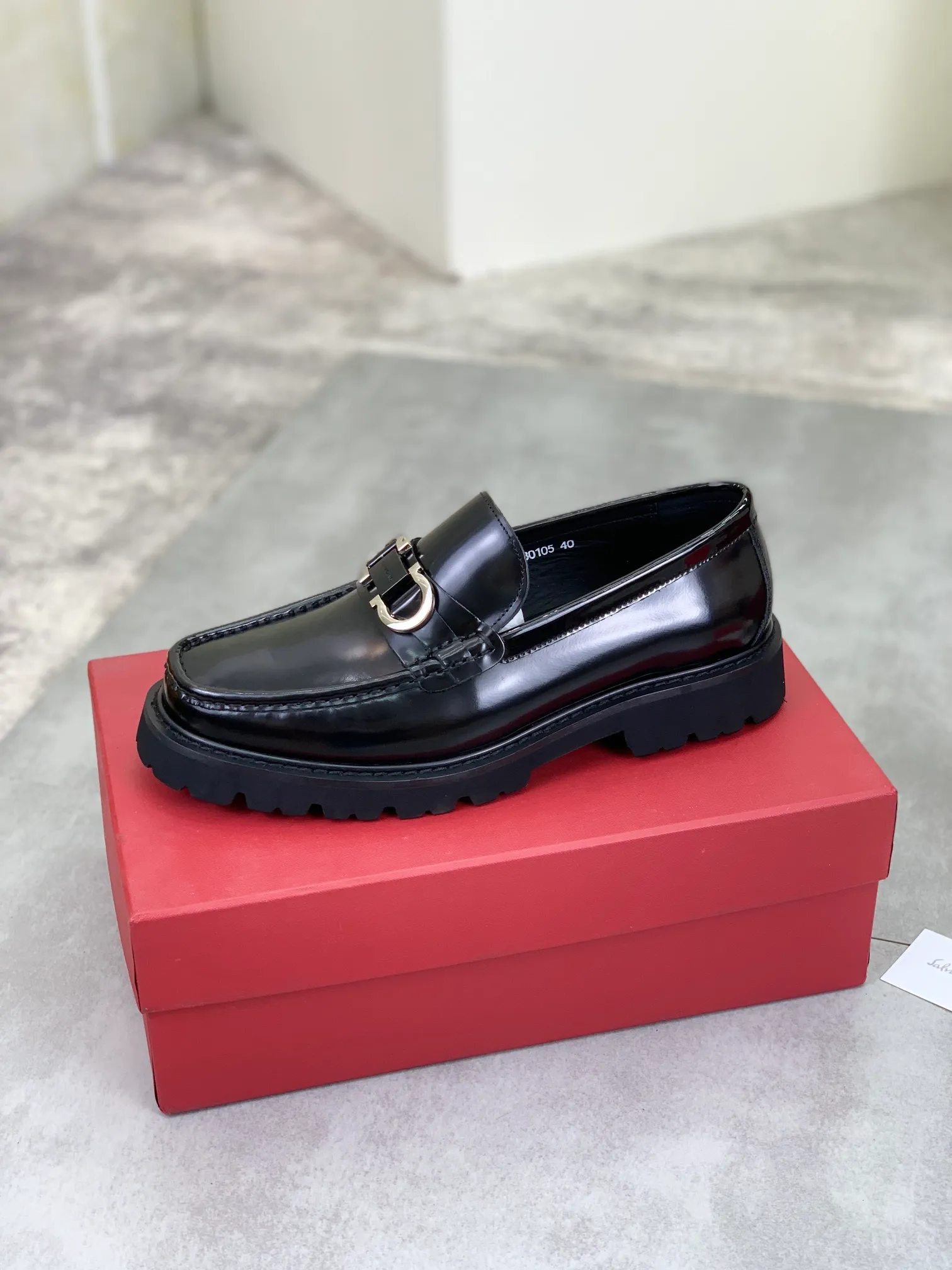 Men's Men's Shoes 💰P460💰[New Style] Water-dyed Niuli 🆘[Salvatore Ferragamo] Ferragamo's latest casual business leather shoes for men! Available at counters simultaneously! The fabric is made of specially imported original calfskin, the lining is made of imported water-dyed cowhide, and the original lightweight foam outsole is absolutely luxurious and leads the fashion trend. Matching code: 38-45; 4️⃣ colors available